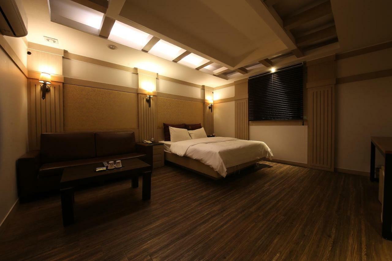 Hotel Valentine Gwangmyeong Exteriör bild